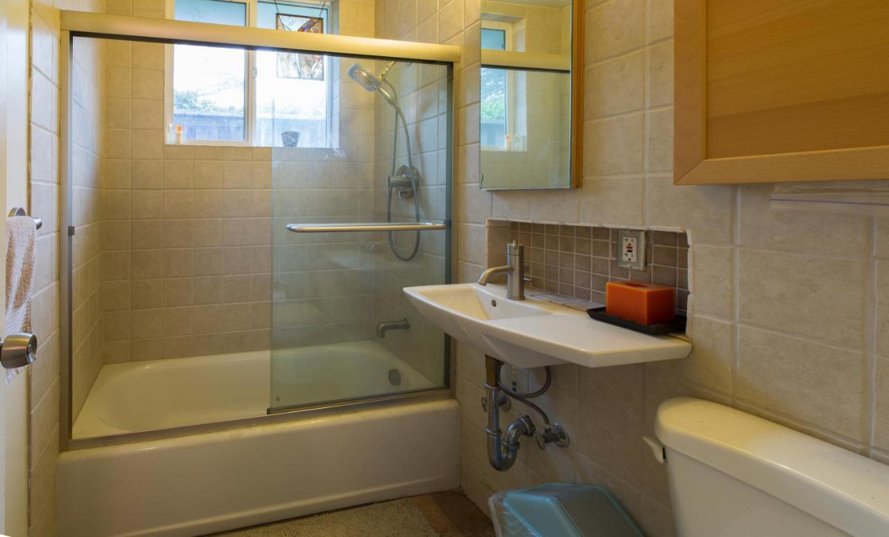 Private Room With Shared Bath Маунтин Вю Екстериор снимка